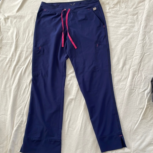 Smitten Scrub Pant, Size PSM - Picture 1 of 4